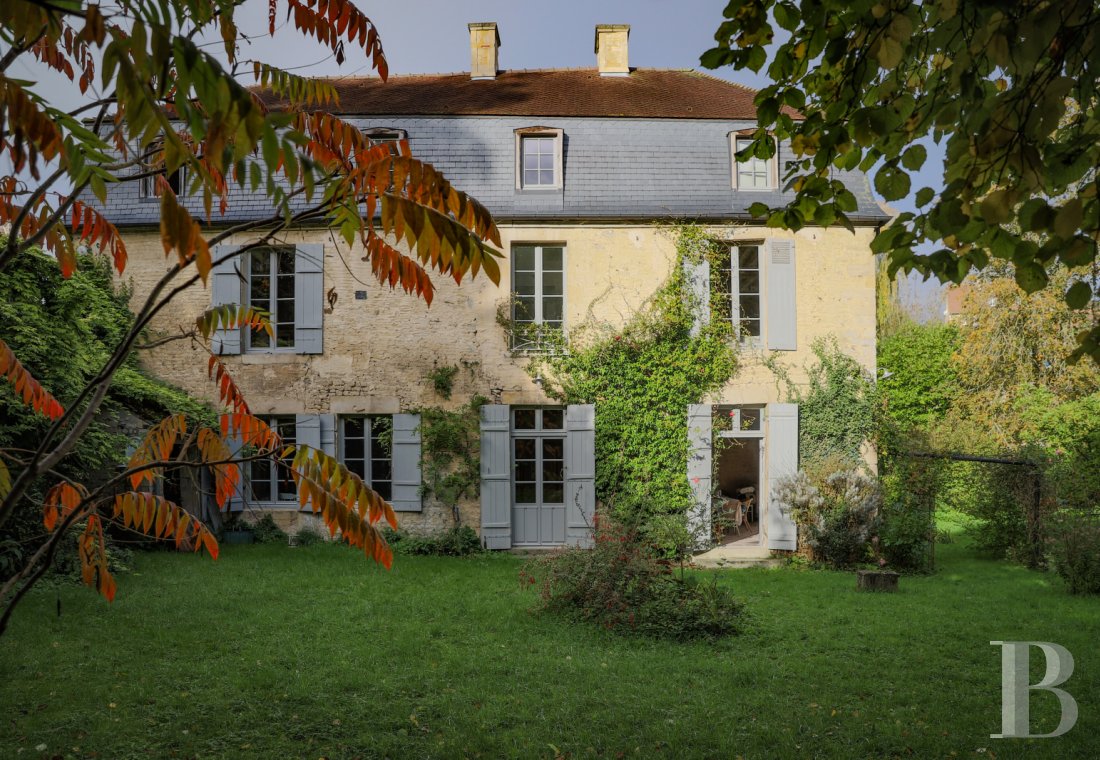 En Normandie, à Falaise, une maison des 17e et 18e siècles au cœur d’un quartier historique - photo  n°49